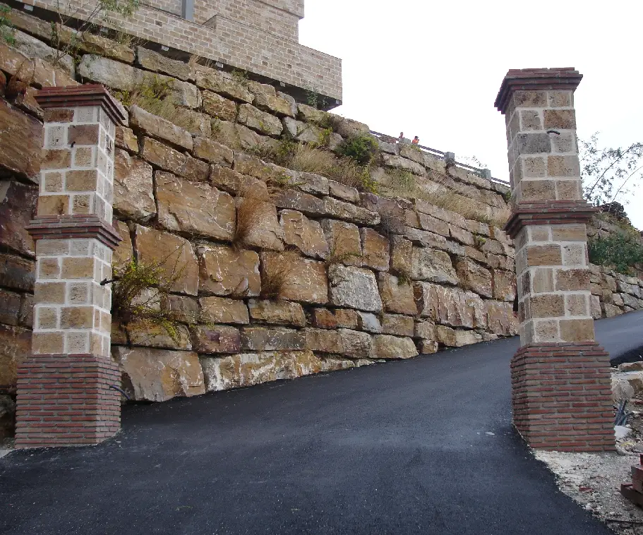 columnas de ladrillo