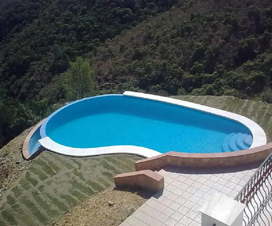 piscina en la montaña